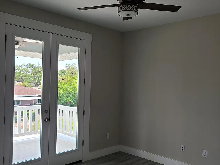 2125 W Saint Joseph St — Photo 8