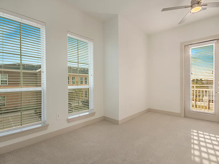 4705 W Spring Creek Pkwy — Photo 21