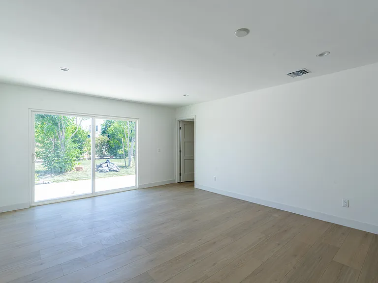 6644 Platt Ave — Photo 6