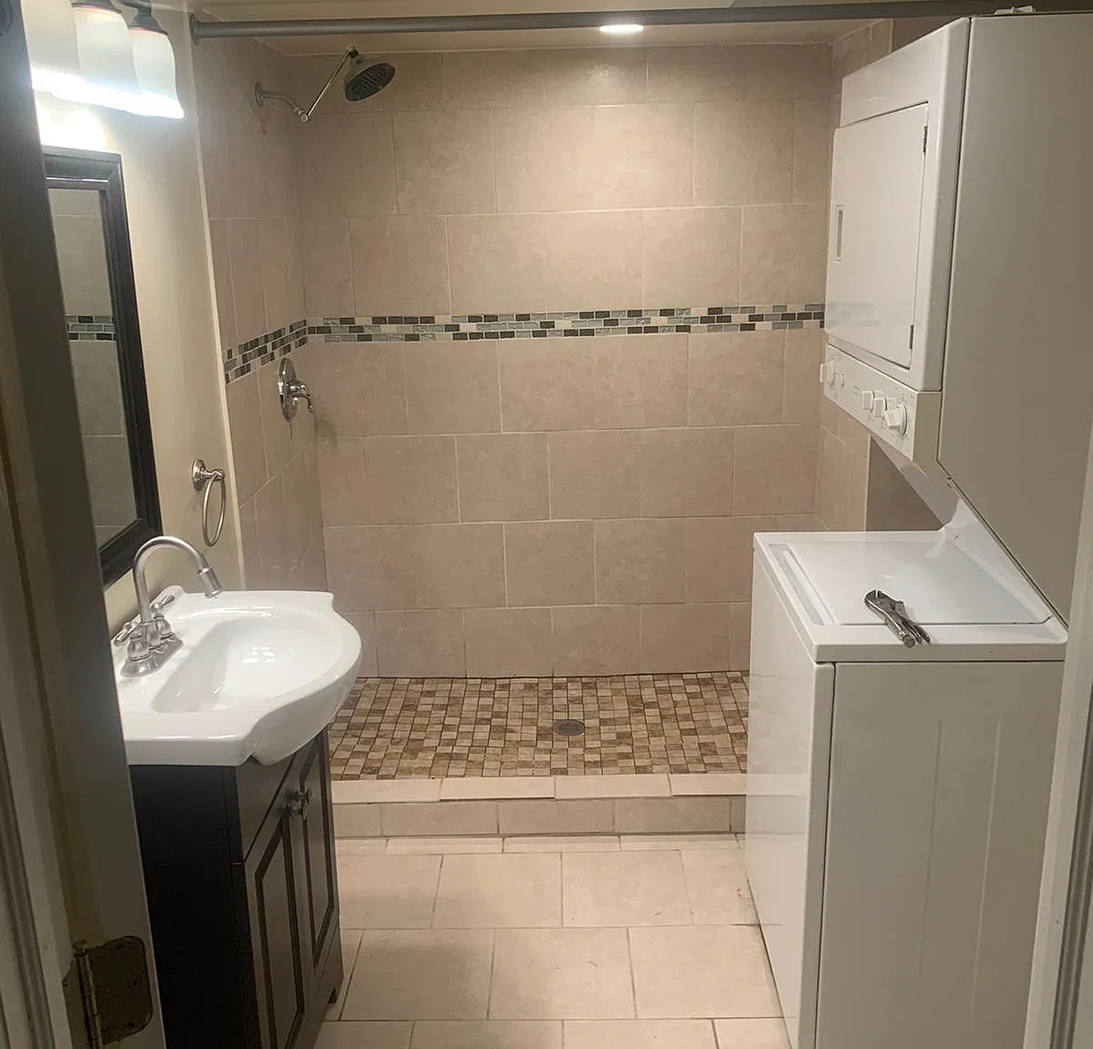 3 bed, $1,150 — Photo 3