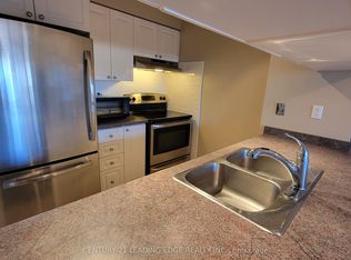 887 Bay St #1002, Toronto, ON M5S 3K4