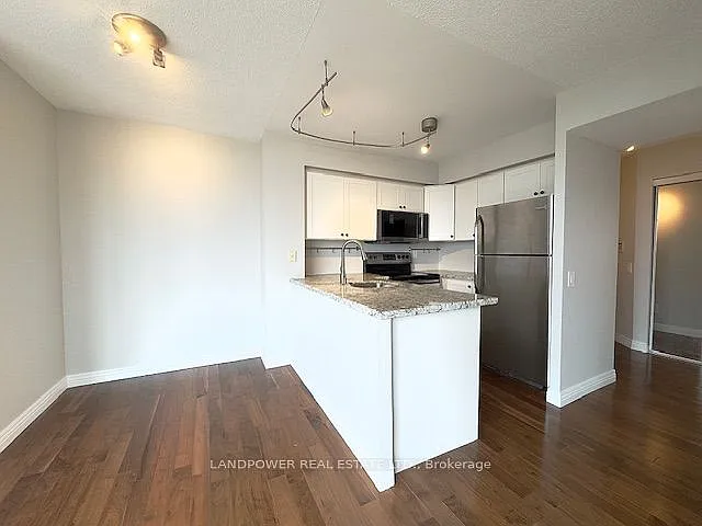 28 Harrison Garden Blvd #2005 — Photo 13