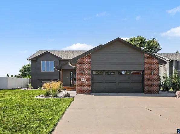 509 Honeysuckle Dr, Harrisburg, SD 57032