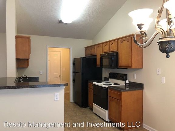 3rd image of 1788 Crescent Ln
