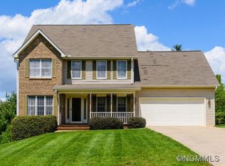 33 Autumn Hills Dr, Weaverville, NC 28787
