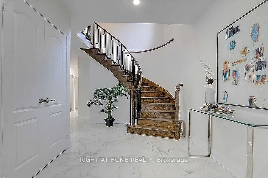 4 bed, $5,200 — Photo 3