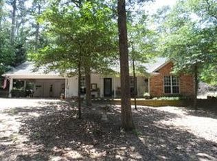 421 Calm Water Ln, Holly Lake Ranch, TX 75765