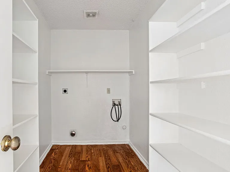 5011 Kenton Trce — Photo 20