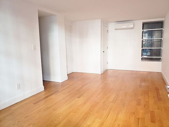 3rd image of 118 E 17th St