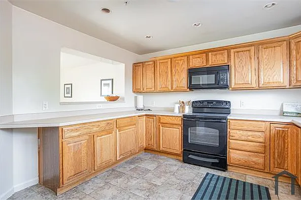 5227 Crowson Ave #7 — Photo 5