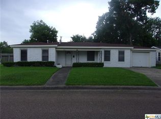 206 Lariat Ln, Victoria, TX 77901