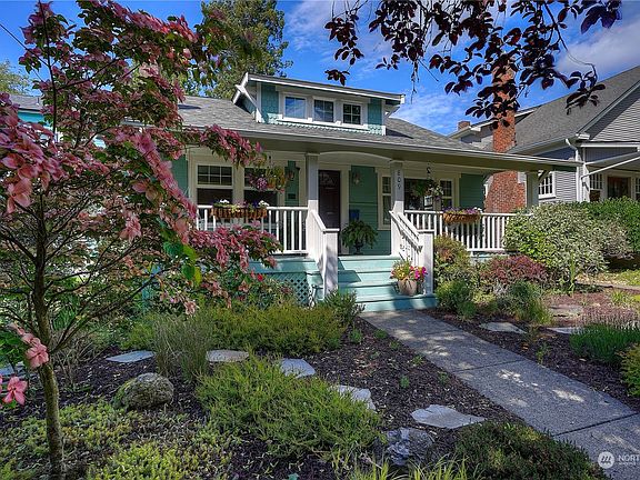 2nd image of 809 N Ainsworth