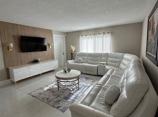2820 Tennis Club Dr APT 408, West Palm Beach, FL 33417
