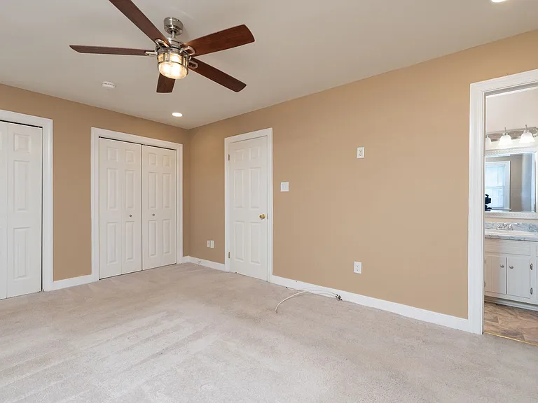 4329 Deertrail Dr N — Photo 25