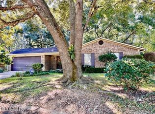 2413 Northridge Dr, Gautier, MS 39553