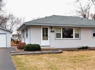960 Hathaway Ln NE, Fridley, MN 55432