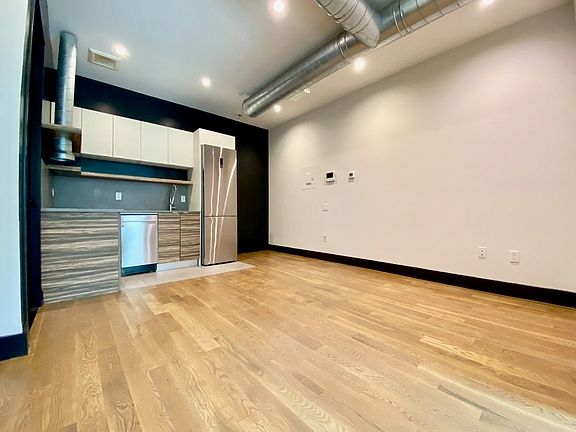 2nd image of 242 Hawthorne St #1B