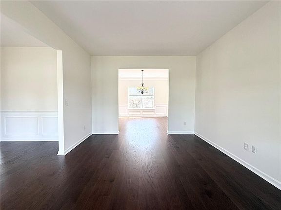5th image of 1115 Grey Rock Way