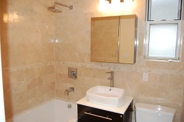 Sold by Griffith Real Estate | media 9