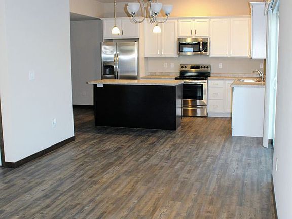 4th image of 1039-1040 7th Ave S