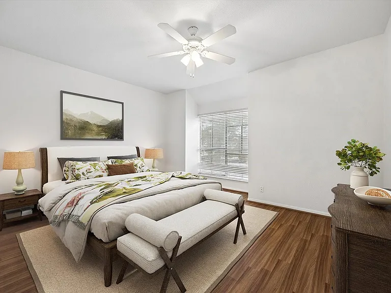 2100 Tanglewilde St #286 — Photo 7