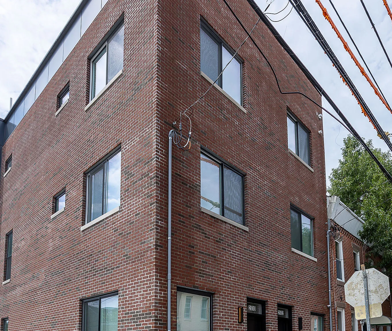 3 bed, 1300 sqft, $2,450 — Photo 3