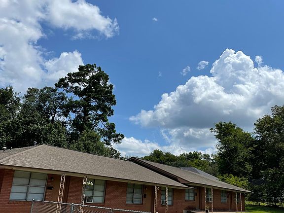 2nd image of 2308 Pearl St #4