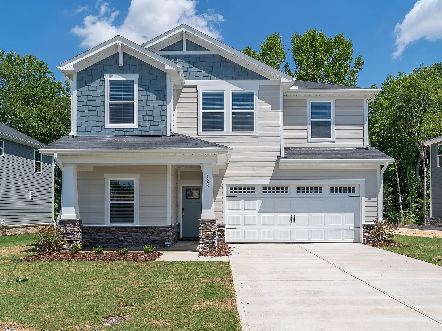 4 bed, 2.5 bath, 2514 sqft, $2,395 — Photo 1