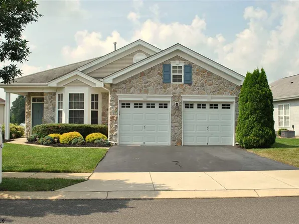 110 Southampton Dr, Galloway, NJ 08205