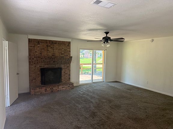 3rd image of 21403 Carole St