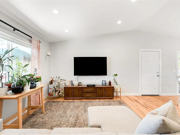 13004 King Cir — Photo 5