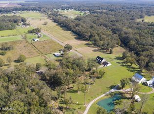 16 McVeigh Rd, Arnaudville, LA 70512
