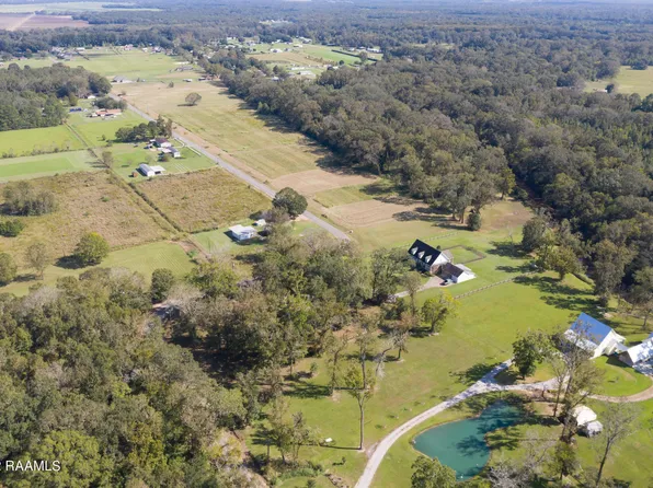 15 McVeigh Rd, Arnaudville, LA 70512