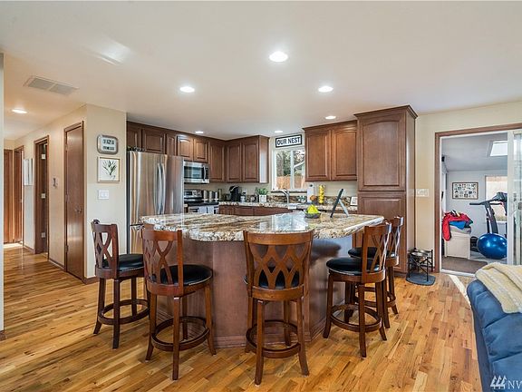 5th image of 4816 78th St E