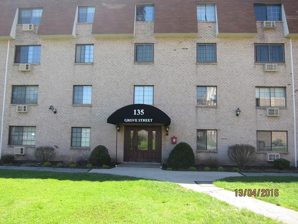 2nd image of 135 Grove St APT 138