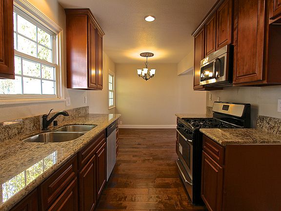 5th image of 7848 La Fiesta Dr
