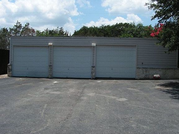 2nd image of 176 Twin Elm Dr