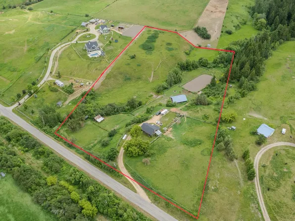 4878 Stepney Rd, Spallumcheen, BC V4Y 0R7