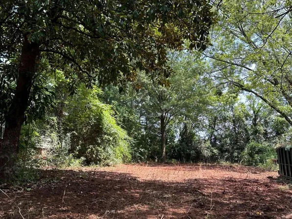 521 Warren Ave, Scottdale, GA 30079