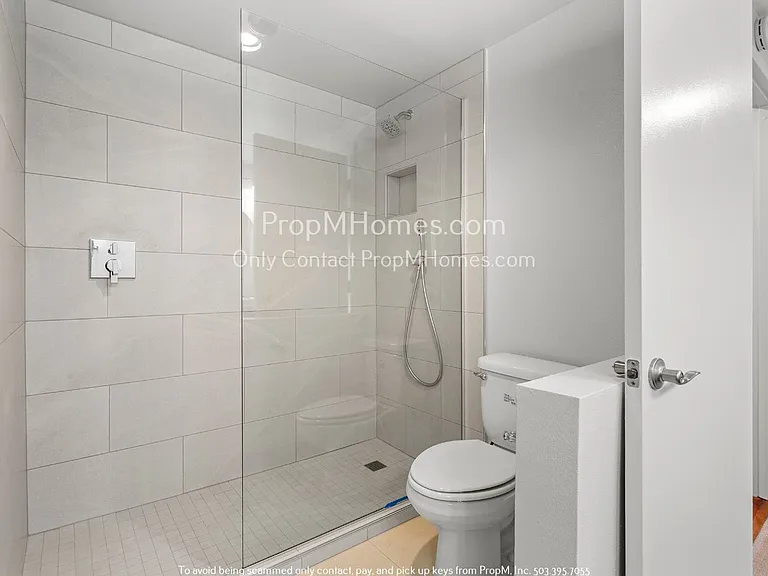 1500 SW 5th Ave #1604 — Photo 12