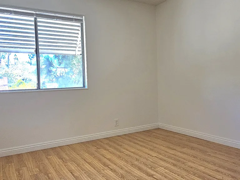 19705 Nicholas Ave — Photo 17