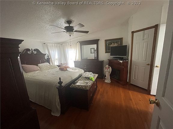 4th image of 4257 Woodward Dr