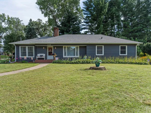 1103 S 5th Ave W, Newton, IA 50208