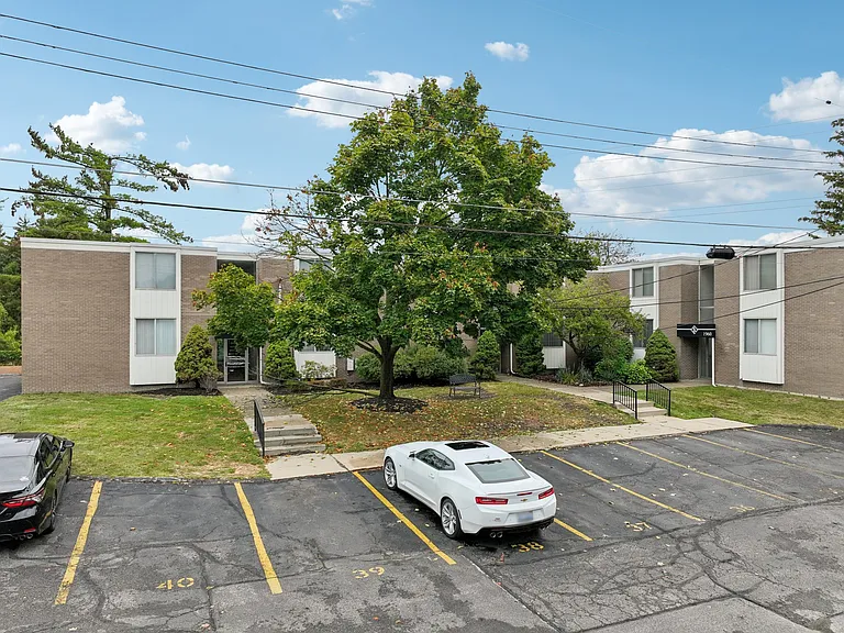 Eton Square Apartments and Townhomes — Photo 50