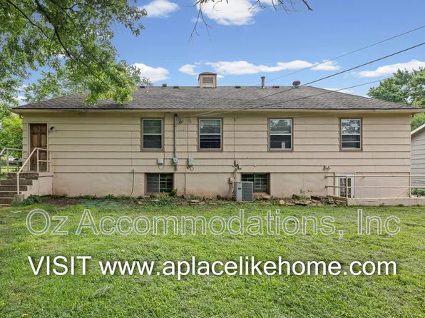 8810 Benson St, Overland Park, KS 66212