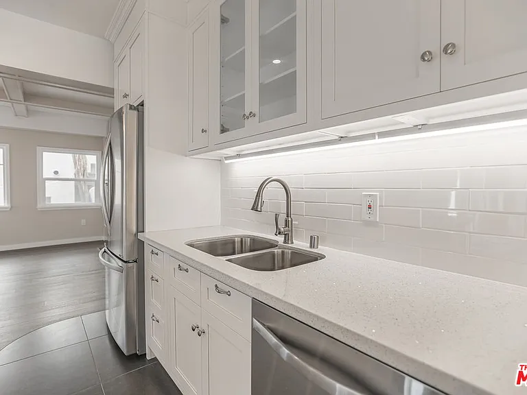 31 Breeze Ave #A — Photo 8