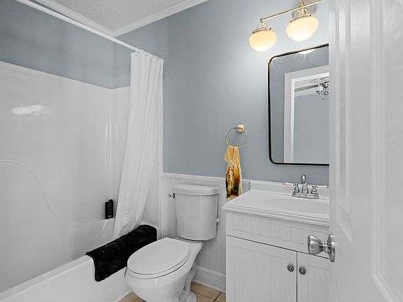 5th image of 2360 Prytania Cir