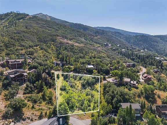 2nd image of 2725 Ski Trail Lane