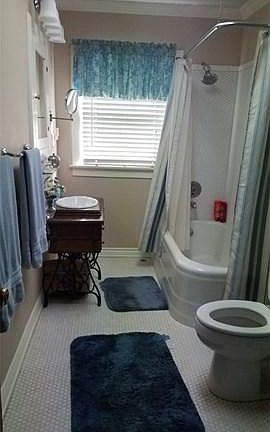 5th image of 306 E Jefferson Ave