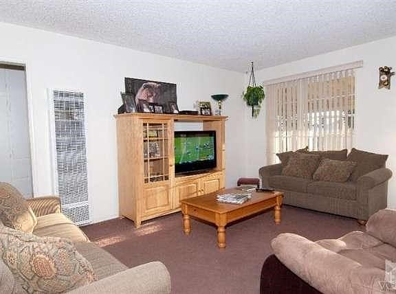 3rd image of 177 Lang St